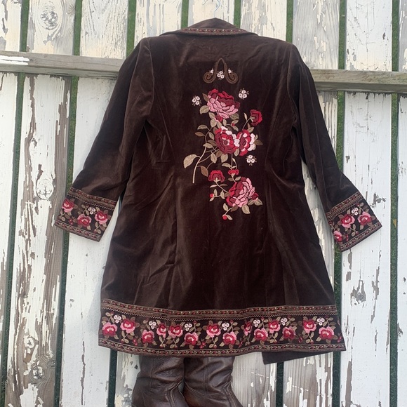 Embroidered long coat brown floral Nygard Collection - Picture 10 of 16